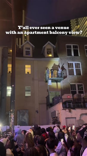 They had apartment balcony views for the YFN Lucci Tour in Florida last night #yfnlucci #ombpeezy @OMB Peezy