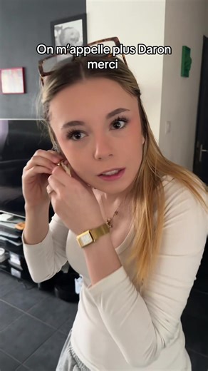 Si c’est la bonne définition, faudrait vraiment éviter de m’appeler comme ça dorénavant ça serait gentil merci. Je ne vois pas tenir un bar ect….