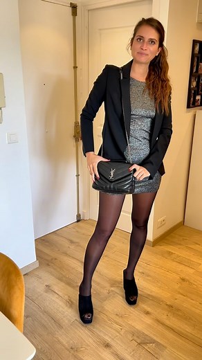 Robe métallisée @hm Collants @dim Mules à talons @stevemadden Veste de tailleur noire Theyskens’ Theory de chez @espritvintagebysand Sac @ysl #ootd #outfitoftheday #fashionstyle #ootdstyle #fashionlover #tenuedujour #look #lookoftheday #modefemme #mode #outfitinspo #ideelook #fashion #outfit #fashiongirl #outfitinspiration #fashionista #ootn #outfitofthenight #vintage #moderesponsable #fashionblogger #discoverunder50k #discoverunder100k #fashionpost #hm #dim #stevemadden #ysl #yslbag | Le dressi