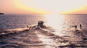 64K views · 71 reactions | Cameră faină, ecran fain, baterie faină plus multe alte opțiuni ale lui Galaxy A72 |A52 | A32 sunt exact ceea ce trebuie să trăiești vara la maxim. Adaugă mai mult drive cu Galaxy A în aventurile verii! | Samsung | Facebook