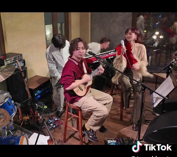 コード4つ弾くだけで楽しいやーつ #弾き語り #ウクレレ弾き語り #ukulele #ウクレレ