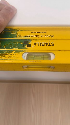 This is why framing properly is SO important. This bulkhead was built out of level and looks horrible! #framing #framer #stabila #finishcarpentry #kitchen #bulkhead #level | Lennard Funcke