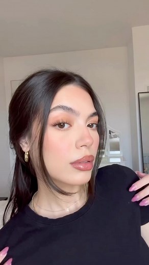 Alejandra on Instagram: "I created such a pretty warm bronzey look using @bareminerals Warmth Collection!! 🤎✨#BareMineralsPartner #FilterFree #BareYourBestSkin PRODUCTS USED: @bareminerals Mineralist Eyeshadow Palette in Warmth @bareminerals Loose Mineral Bronzer in Warmth @bareminerals Mineralist Lip Gloss-Balm in Warmth"
