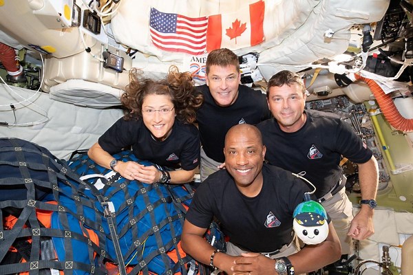 Watch Live: Artemis 2 Returns to Earth After Historic Moon Mission