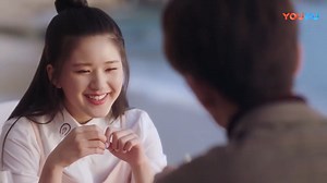 🍽The boss takes Cinderella to the seaside for a candlelight dinner, and Cinderella feeds him steak. 霸總帶灰姑娘去海邊吃燭光晚餐，灰姑娘給霸總餵牛排 #ChineseDrama #赵露思 #zhaolusi #chinese #中国电视剧 #灰姑娘 #Cinderella #Thanksgiving #cdrama #china #chinesegirl #sweetgirl #Rosy | 中剧甜甜圈