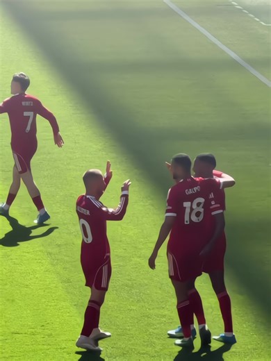 Isak's Crystal Palace Goal for Liverpool Fans