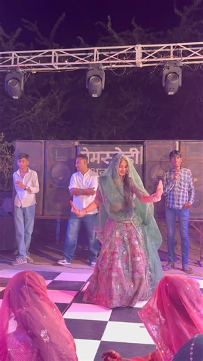 Marwadi ghoomar ♥️🥰 #trending #trendingshorts #ghoomar #rajasthani #ytshorts #shorts #love #like