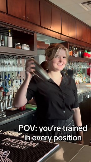 When you can make fondue AND fix the bar blender like it’s nothing 😭 #meltingpot #serverlife #restaurant #atx | The Melting Pot