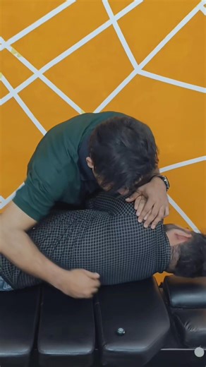 61K views · 528 reactions | Thoracic manipulation #reels #drsulfikarali #pain #manipulation | DrSulfikar Ali | Facebook