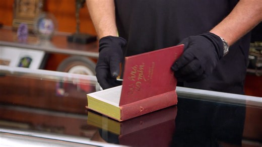 661K views · 9.6K reactions | Rebecca is called in to appraise a 1st edition copy of "20 Hrs., 40 Min." signed by Amelia Earhart. | Pawn Stars on History | Facebook