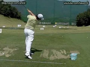 [300FPS] Rory McIlroy slow motion Driver Golf Swing from driving range (1)