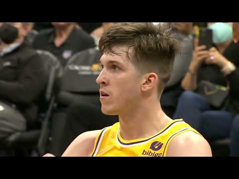 Austin Reeves Poster Dunk Has Lakers Bench Crazy! 😳