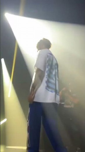Scrim spitting in fans mouth 2021 grey day 📸 me11ythemenace on TikTok