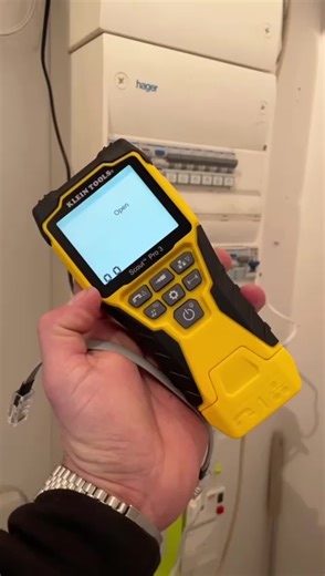 Data Cable Testing Gadget for Electricians