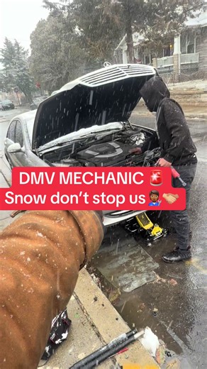 Alternator and radiator replacement on Benz s550🙌🏽✅ #dmvtiktok #dmvmechanic #fypシ゚viral #mobilemechanic #oilchange