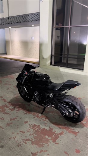 Winter Motorcycle Riding Tips for R1 Enthusiasts