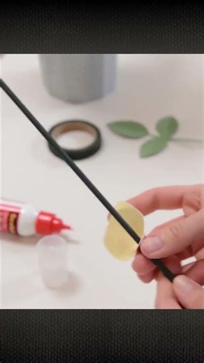 My no-fuss method for making long-stem paper roses #cricut #svgfiles #mothersday #craftideas