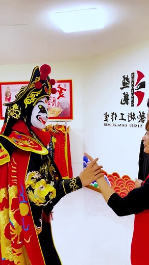 Chinese traditional culture Sichuan Opera Face changing#sichuanoperaface #Faces #Chineseopera #chineseculture #sichuanopera