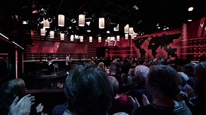 Gisteravond stond op ons podium de Amerikaanse band SYML. Ze lieten ‘Clean Eyes’ horen! | DWDD