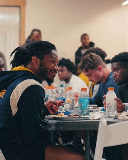 8.9K views · 395 reactions | Sticking together 欄 | WVU Football | Facebook