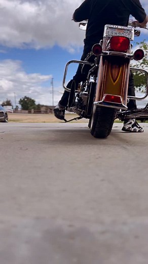 78 reactions | Midweek therapy  #Vicla #HarleyDavidson #Softail #Suavecito #Viclas #Viclastyle #HarleyChicano #harleysofinstagram #HarleySoftail #Lowrider #LowriderBikes #LowriderCulture | Miichael Martinez | Facebook
