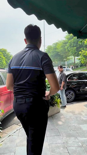 24K views · 411 reactions | Đón siêu phẩm Mercedes C300 2022 - 4000km - 09369.88888 | LongM9 - Thế Giới Xe Đức Auto | Facebook