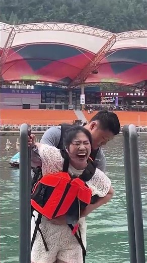 Flyboard ride is so fun 🤪😚✌️ #amusementpark #adventure #flyboard #bluesilver (8)