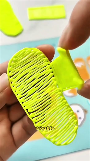 Doing homework with China's cool 3D pen!