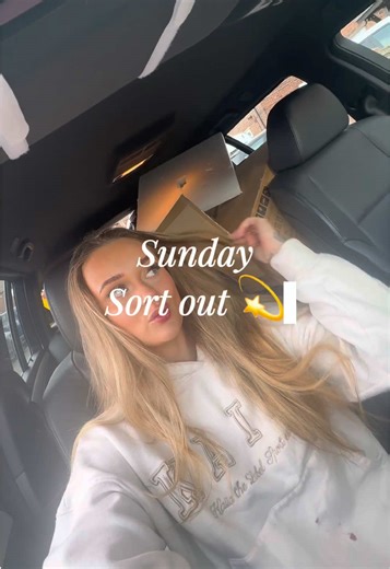 Decluttering My Makeup Desk: A Sunday Sort Out