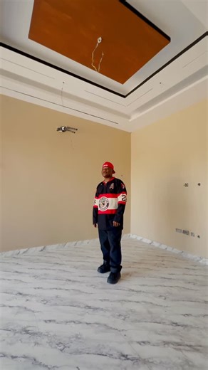 Omary Tambwe on Instagram: "It’s about that time! 90% done! New Podcast studio laoding...... Wananagu najua mmeskilizia sana Podcast letu lirudi sio ndio! Asa unyama unaofanyika hapa sio poa, Studio hii itakua na Lounge, Open kitchen with Countertop! Changing room & powder room! Afu pawake sana mataa apa 💡🔌 Ngoja niwaibukie wale jamaa wa Downtown Kariakoo, nikachukue mazaga zaga yote ya Umeme tuliwashee ⚡ #MbeleYaMuda @willan_tanzania @downtown_tanzania"