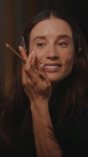 María Pedraza nos enseña como se hace unas pecas super naturales
