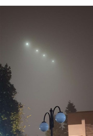 ‼️Ein Ehepaar sah in Nideggen (Eifel) vier rätselhafte Lichter am Nachthimmel.😨 Real oder Fake? Schreibt eure Meinung in die Kommentare..👇 #ufo #alien #orbs #eifel #nationalpark