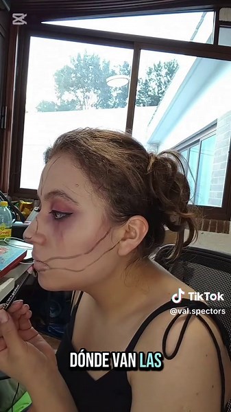 Maquillaje de Bruja Escarlata Zombie en 1:30
