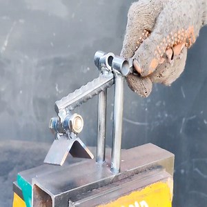 2.1K views · 15 reactions | Few People Know How To Make A Simple Homemade Metal Clip | Free Footsteps | Facebook