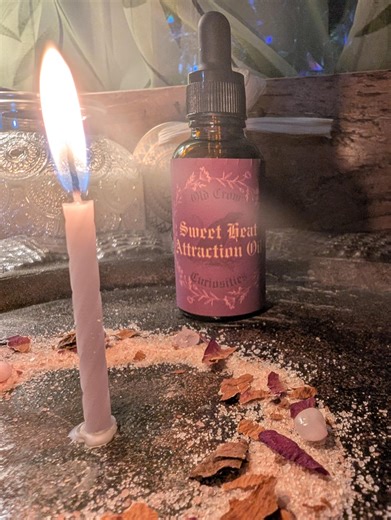 Sweet Heat Attraction Oil | Handmade Ritual Oil for Confidence, Magnetism, Romantic Energy | Witchcraft, Spellwork, Intention Oil | 30ml - Etsy