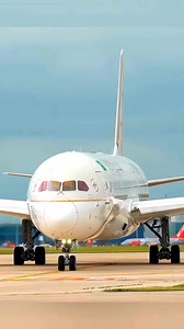 Saudi Arabian Airlines' Boeing 787 Dreamliner took off from Manchester Airport #Boeing787 #SaudiAirlines #Takeoff #Aviation #manchesterairport | Airsky