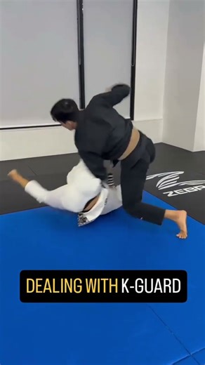 Brazilian Jiu-Jitsu technique: Dealing with K-Guard