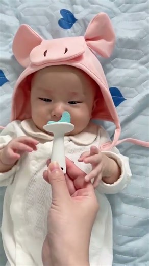 👶 Baby Clothing & Feeding Essentials 2025 | Cute Baby Fashion with Mom 💕