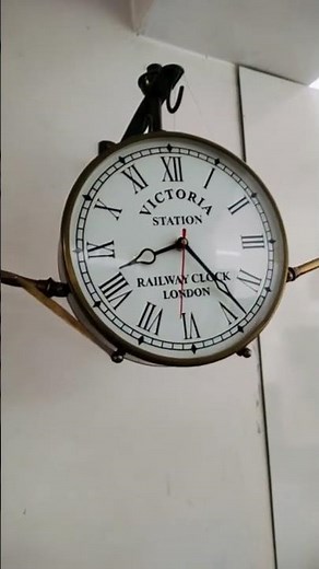 Transformation of an ordinary Victoria Station railway clock into a powerful Time Machine!