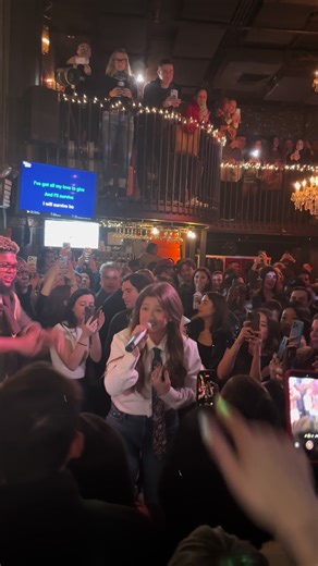 Singing with Kelly Clarkson at Karaoke Night