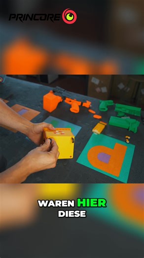 Extremtest: Farbwechsel-Drucker Ein Test für den Kopfwechsel beim Snapmaker U1 3D-Drucker: Mehrfarbige Mülltonne mit vielen Farbwechseln. Keine Verwaschungen, einwandfreie Überhänge und Farbübergänge. Null Abfall! Passgenauigkeit top. Mehr zum Snapmaker U1 findest du hier: https://www.youtube.com/watch?v=FUQskKbb-oo #3DDruck #Mehrfarbig #Extremtest #Druckkopfwechsel #Abfallfrei #Princore #Snapmaker U1 | Princore 3D Druck