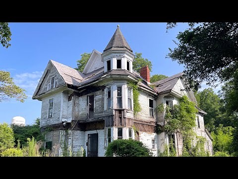 Step Inside This Amazing Abandoned Queen Anne Mansion in North Carolina