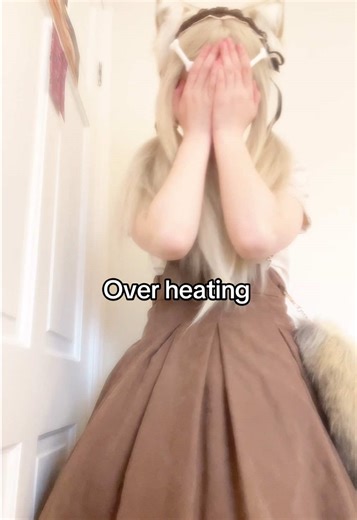 BRO ITS SO HOT || #cosplay #shelly #dandysworld #shellycosplay #dandysworldcosplay