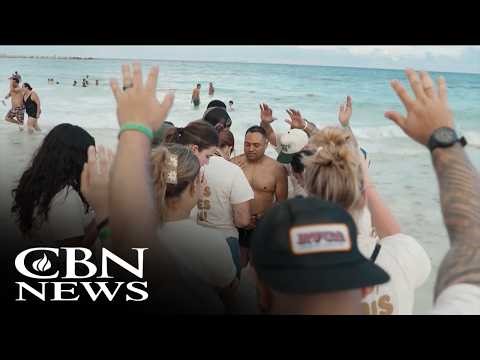 22 Cancun Spring Breakers Baptized in the Ocean: 'On His Knees Right There on the Beach'