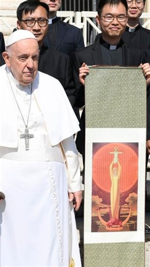 “I wish to assure my thoughts and closeness to our brothers and sisters in China, and share in their joys and hopes. I offer a special thought to all those who suffer - pastors and the faithful - so that in the communion and solidarity of the universal Church they may experience consolation and encouragement.” Pope Francis made this appeal for the Church in China on Wednesday as he held his General Audience in St. Peter’s Square. The Pope recalled that 24 May marks the World Day of Prayer for th