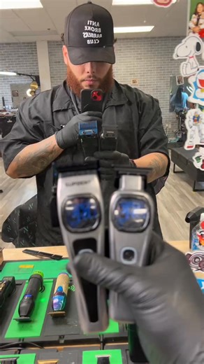 Surgical precision in every fade? It's all about the 8500 RPM High Torque Rotary Motor, powering through dense hair with ease. Plus, the Blue Ultra-thin MIM Fade Blade glides seamlessly for crisp lines & smooth blends you can feel. Precision engineering at its finest: Auto-lubrication & Adjustable Zero-Gap for razor-sharp detailing. Get ready to take control of your craft! | SUPRENT