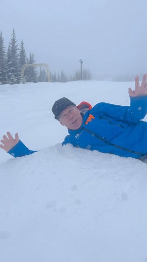 2.5K views · 115 reactions | Good morning from Apex!! ❄️️ We’ve received over 10 cms in the past 12 hours and 35 cms in the past 48 hours!! The conditions are incredible ! Who’s coming for fresh tracks today!? ⛷️ | Apex Mountain Resort | Facebook