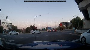 Road rules don't apply to this guy! He is always tailgating and cutting people off, runs at least one red light every single day, this one was particularly bad. Don't think I've seen him use an indicator once. Marion Rd / Southern Expressway off ramp, Bedford Park | Dashcams Adelaide