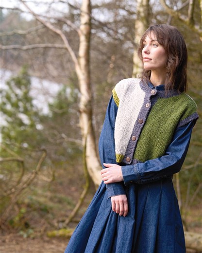 English Yarns on Instagram: "Georgia Farrell’s knitted waistcoat is a simple knit which you’ll reach for again and again. Perfect for layering up when the weather turns cooler, this useful knit can be knitted in one colour or you might prefer the striking colourblock option. Either way, this is a great addition to any wardrobe. Publication: Felted Tweed Soft Collection ZB378 Yarn: Felted Tweed Soft #RowanYarns #KnitRowanByMe #Knit #Knitted #KnitLife #KnitWear #KnittingLove #KnittersOfInstagram #