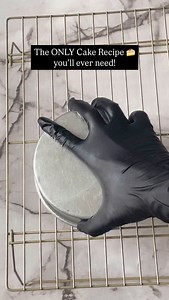 If you’re tired of searching for the best cake recipes that are super soft, moist, and perfect for stacking, this is for you 🍰 The most versatile recipe collection you’ll find - an adaptable vanilla cake recipe with 16 amazing, true-to-flavor variations, it works for everything from cupcakes to layered cakes, whether you’re baking a birthday cake or a wedding cake. Plus, it can be made eggless, vegan, gluten-free, and sugar-free, and can adapt to any pan size. Say goodbye to domed tops and brow